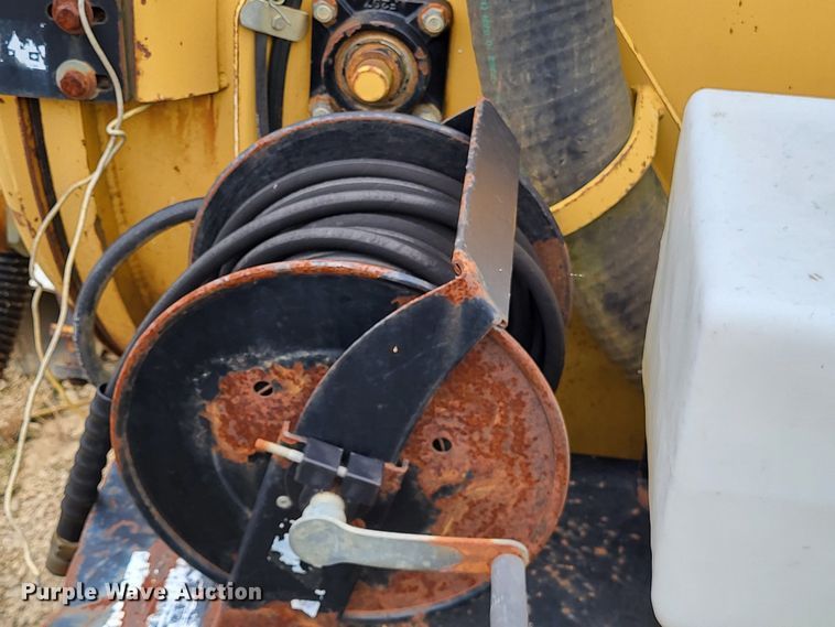 image for item LR9094 2005 Vermeer Ring-O-Matic 550 Jet Vac  vacuum excavator