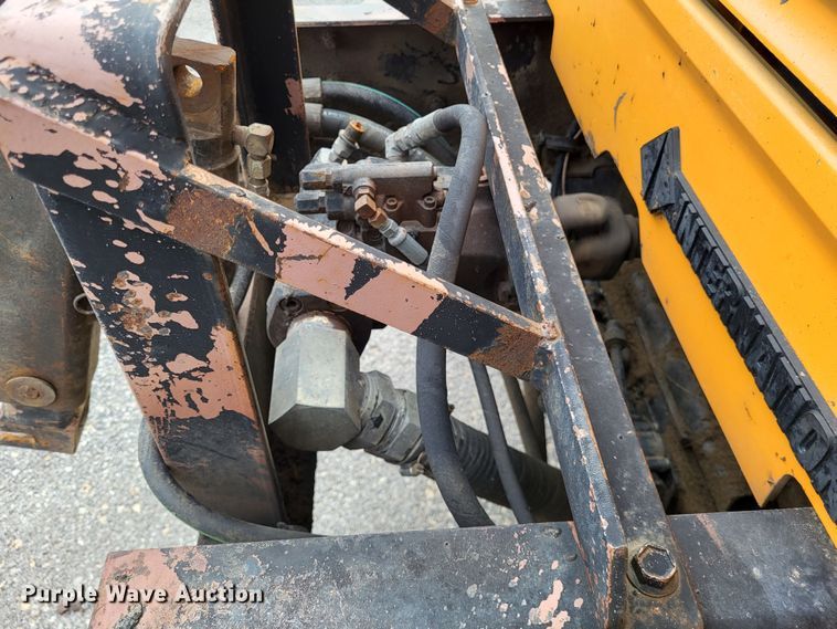 image for item LR9126 2000 International 4900  dump truck