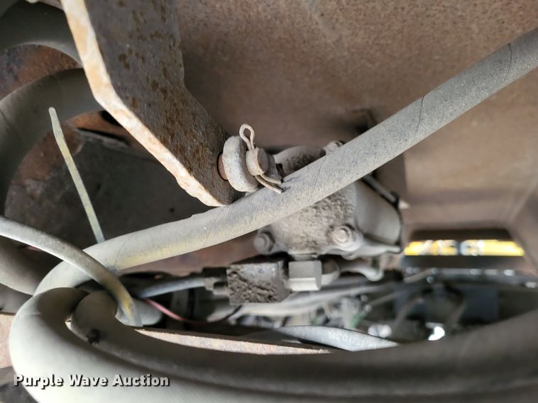 image for item LR9126 2000 International 4900  dump truck