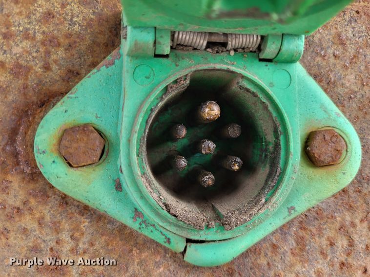 image for item LR9126 2000 International 4900  dump truck