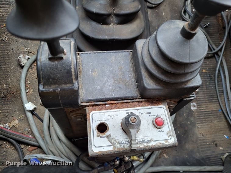 image for item LR9127 2002 International 4900  dump truck