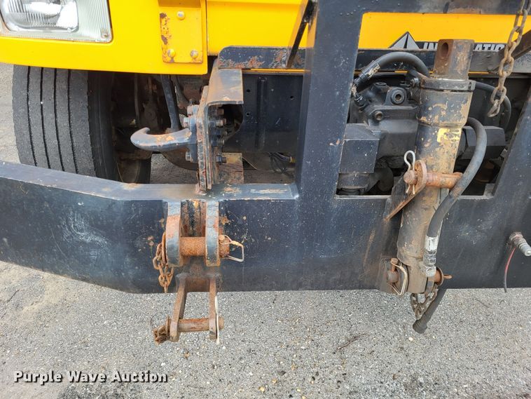 image for item LR9127 2002 International 4900  dump truck