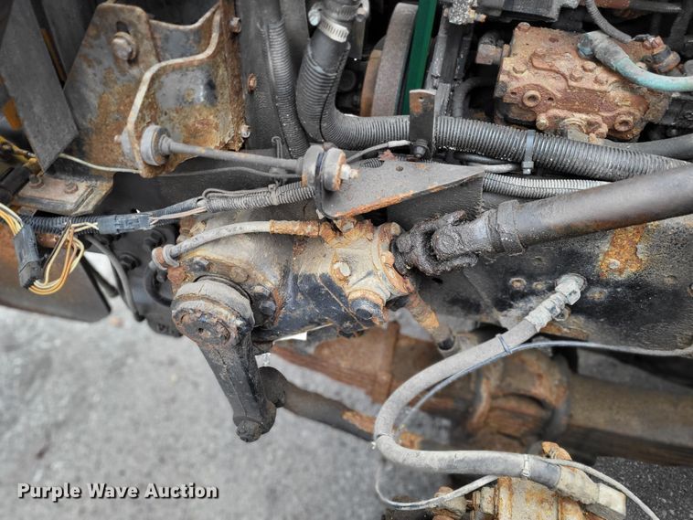 image for item LR9127 2002 International 4900  dump truck