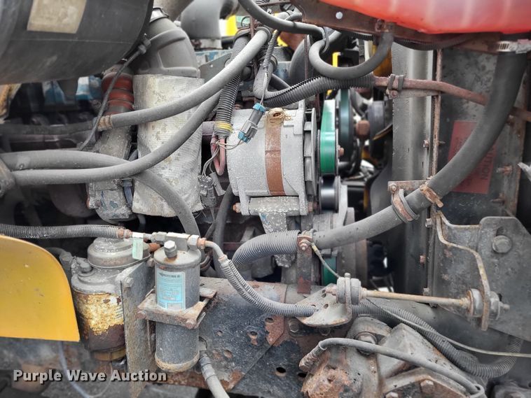 image for item LR9127 2002 International 4900  dump truck