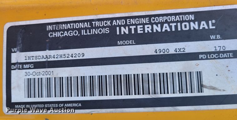 image for item LR9127 2002 International 4900  dump truck