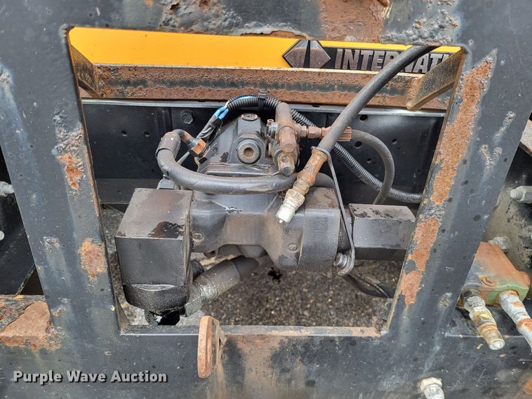 image for item LR9131 2001 International 4900  dump truck