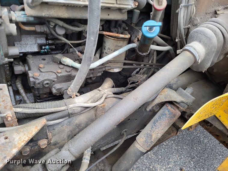 image for item LR9131 2001 International 4900  dump truck