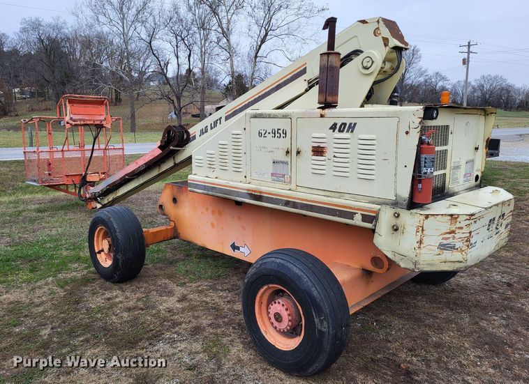 image for item LR9133 1994 JLG 40H  boom lift