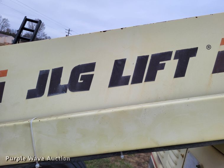 image for item LR9133 1994 JLG 40H  boom lift
