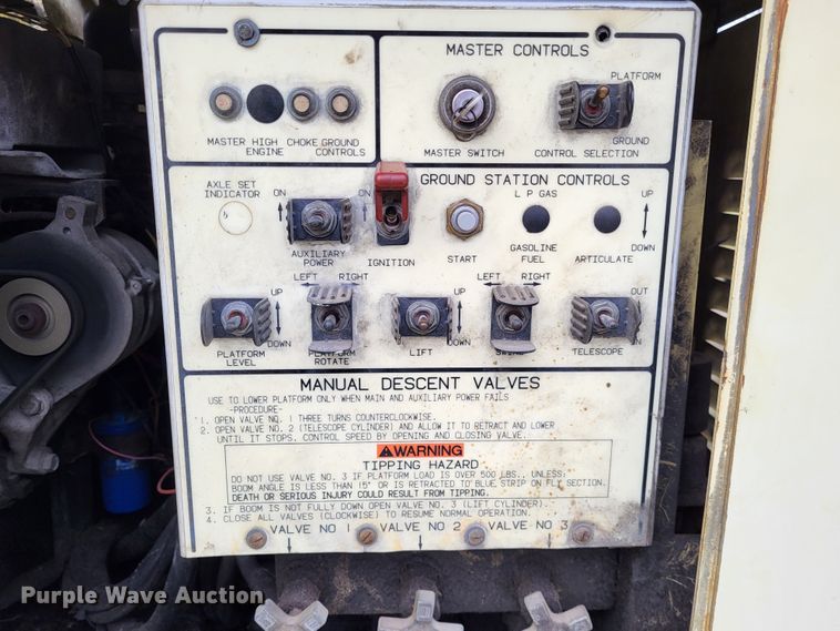 image for item LR9133 1994 JLG 40H  boom lift