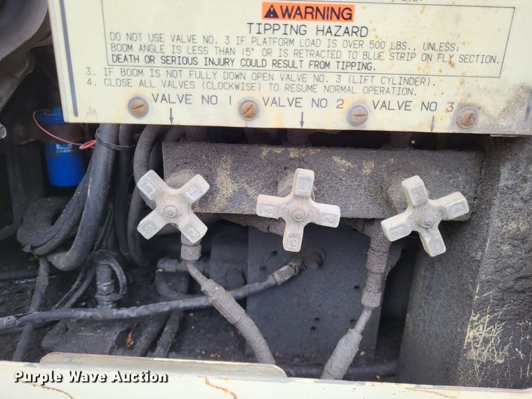 image for item LR9133 1994 JLG 40H  boom lift