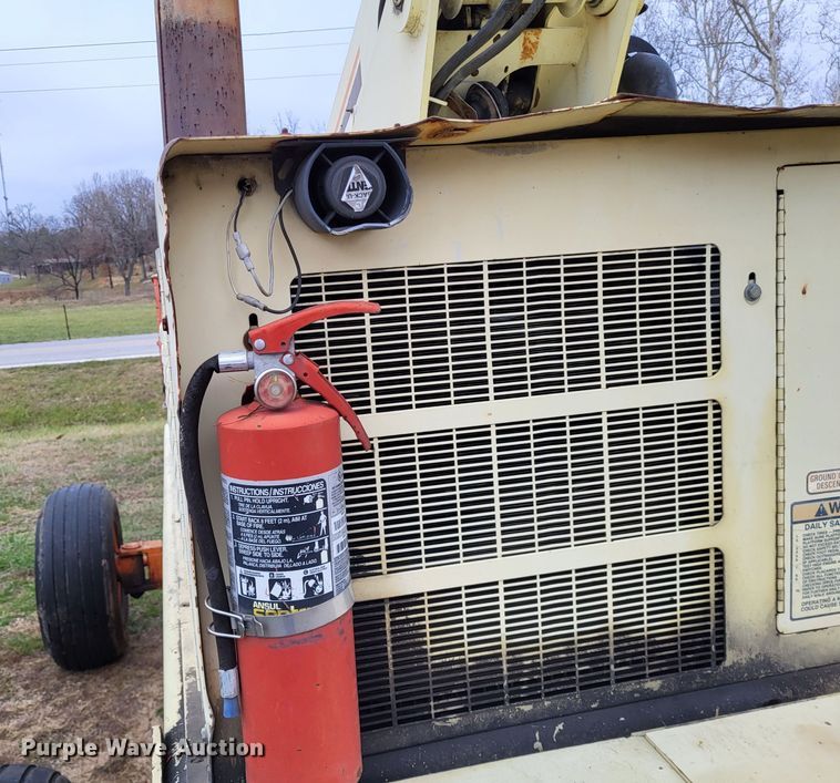 image for item LR9133 1994 JLG 40H  boom lift