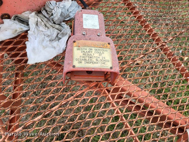 image for item LR9133 1994 JLG 40H  boom lift