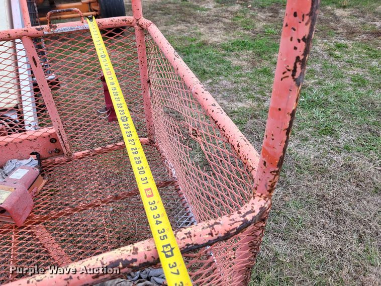 image for item LR9133 1994 JLG 40H  boom lift