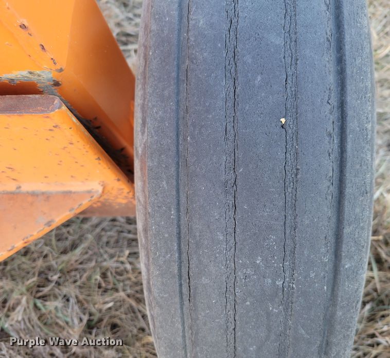 image for item LY9812 Bonnell 272  road maintainer