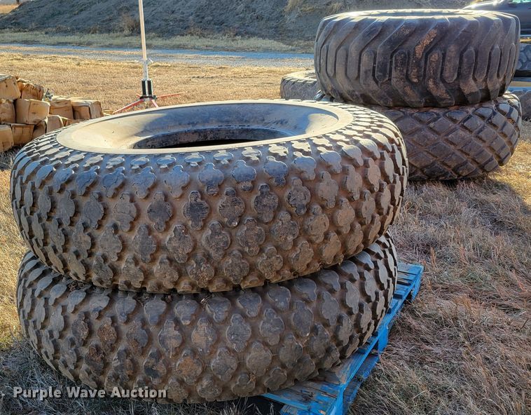 image for item LY9816 (4) tires