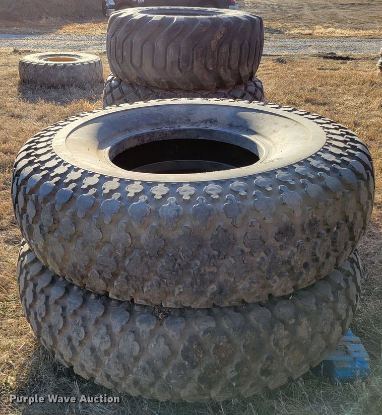 image for item LY9816 (4) tires