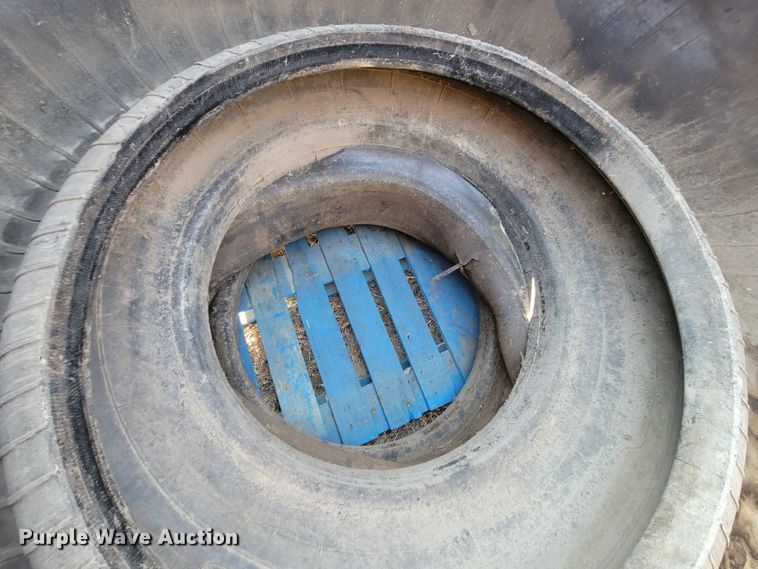 image for item LY9816 (4) tires