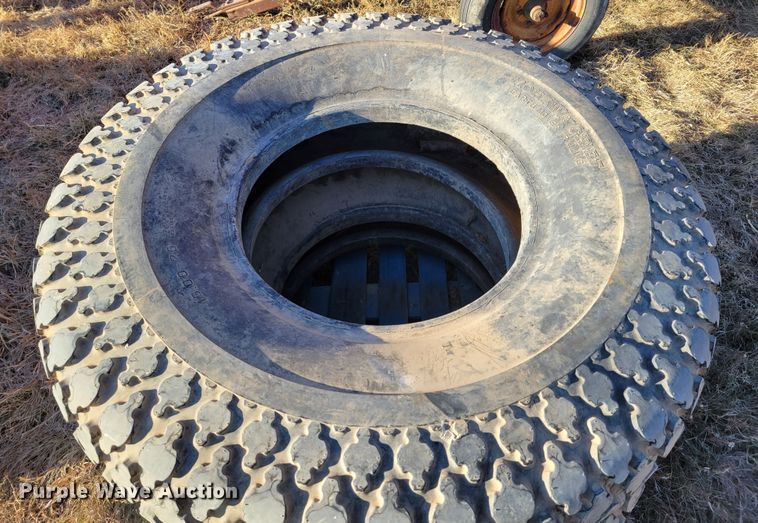 image for item LY9816 (4) tires