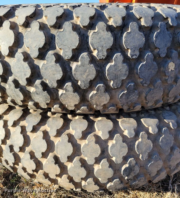 image for item LY9816 (4) tires