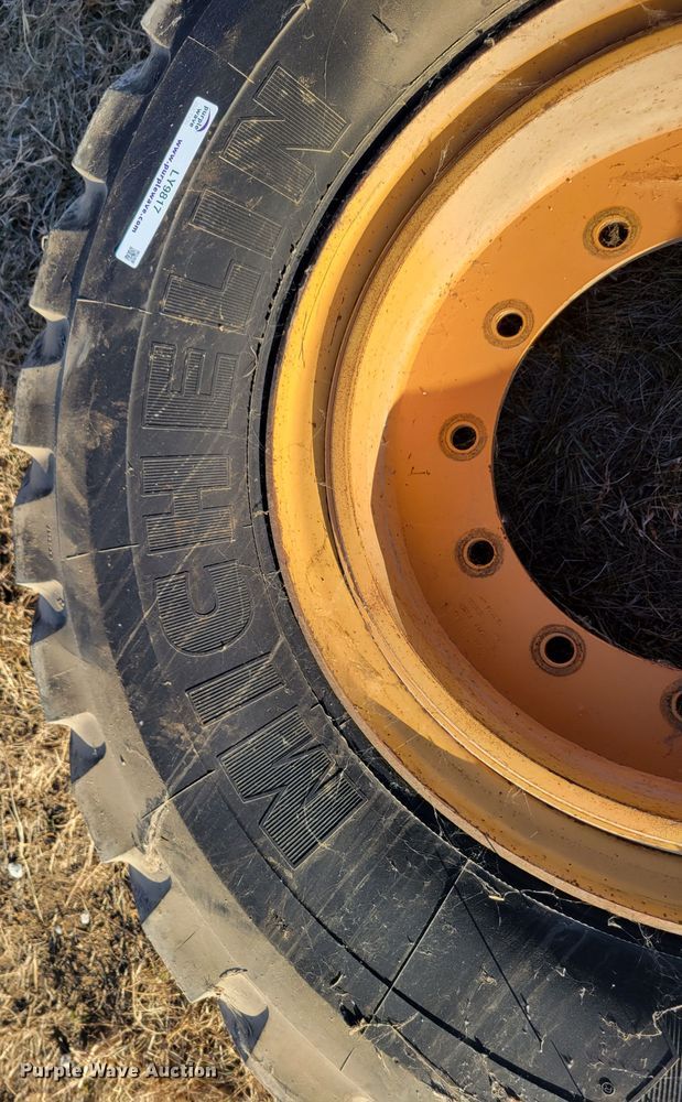 image for item LY9817 14.00R24 tire and wheel