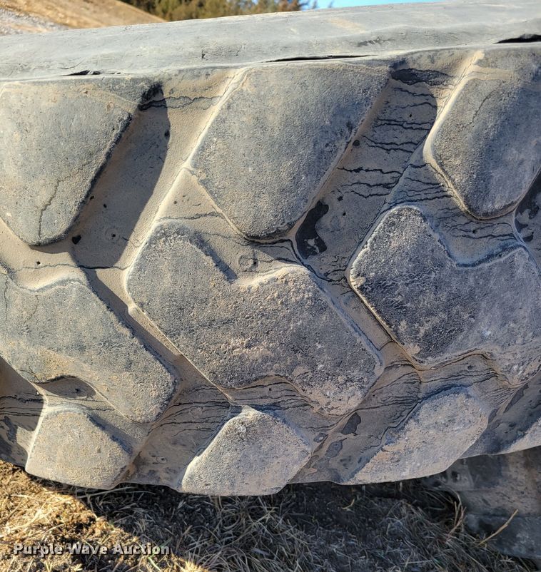 image for item LY9818 Tires and wheels