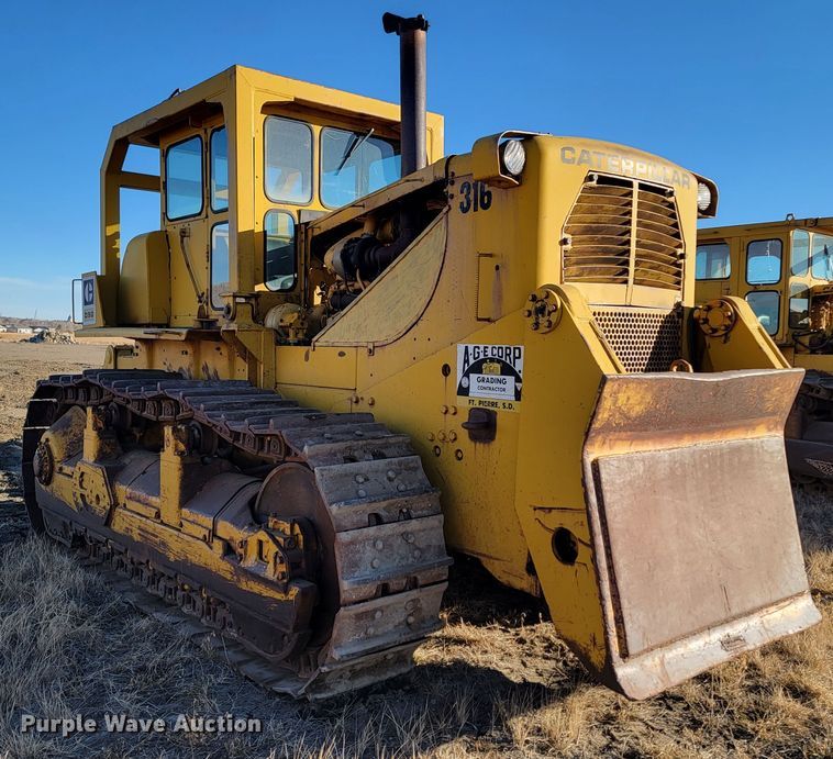 image for item ME9556 1969 Caterpillar D9G  crawler tractor