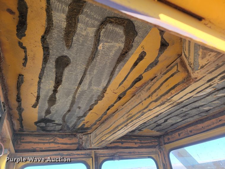 image for item ME9556 1969 Caterpillar D9G  crawler tractor