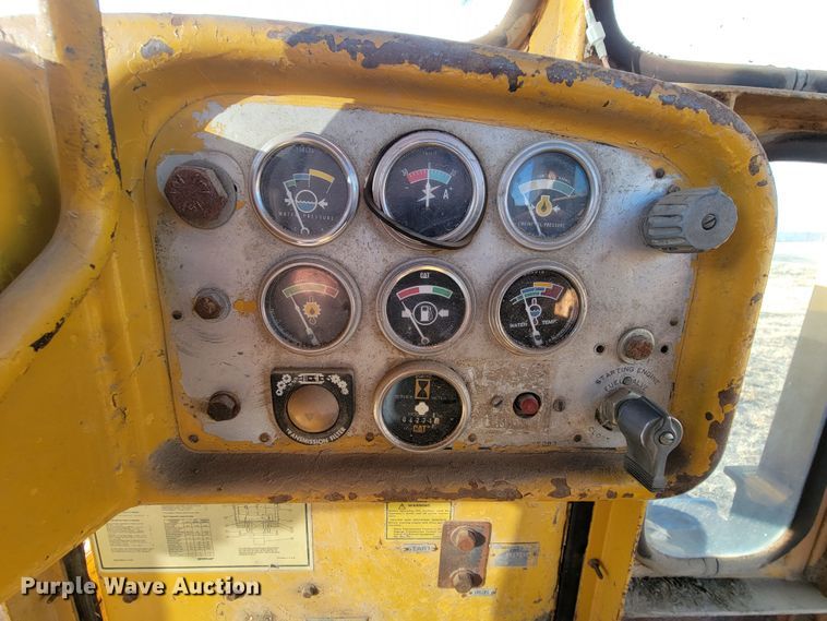 image for item ME9556 1969 Caterpillar D9G  crawler tractor