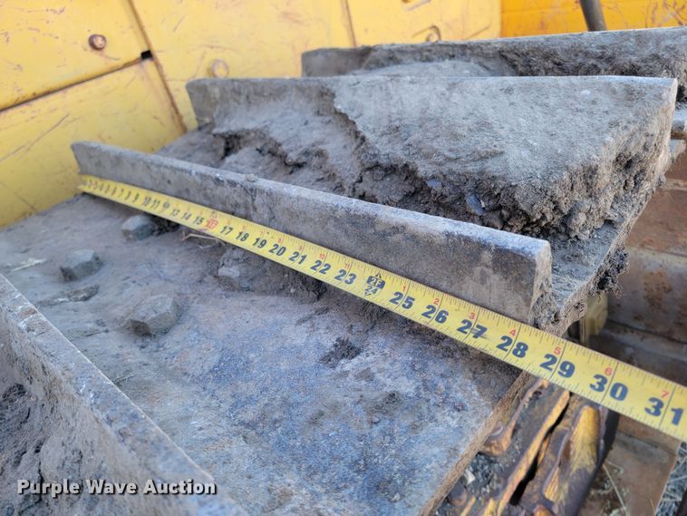 image for item ME9557 1967 Caterpillar D8H  dozer