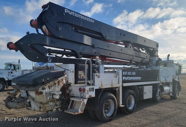 image for item ME9573 2008 Mack MRU concrete pump truck