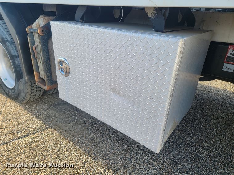 image for item ME9573 2008 Mack MRU concrete pump truck