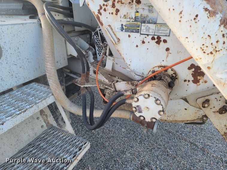 image for item ME9573 2008 Mack MRU concrete pump truck