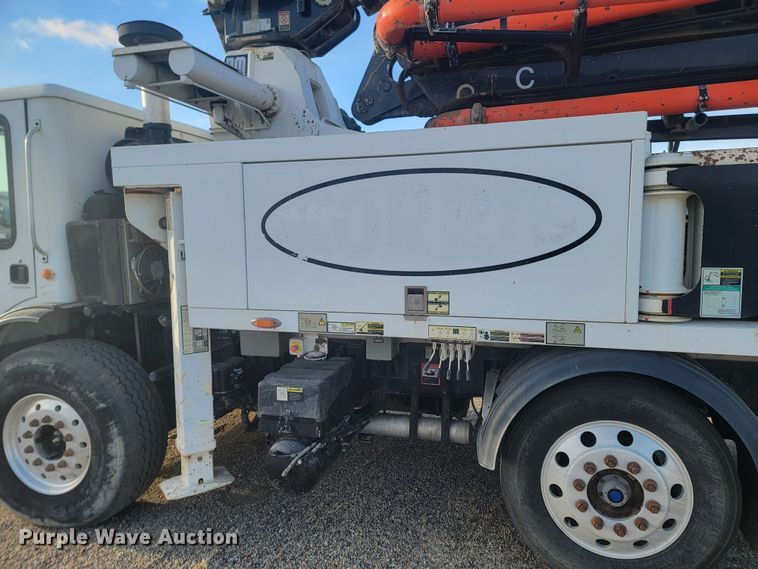 image for item ME9573 2008 Mack MRU concrete pump truck