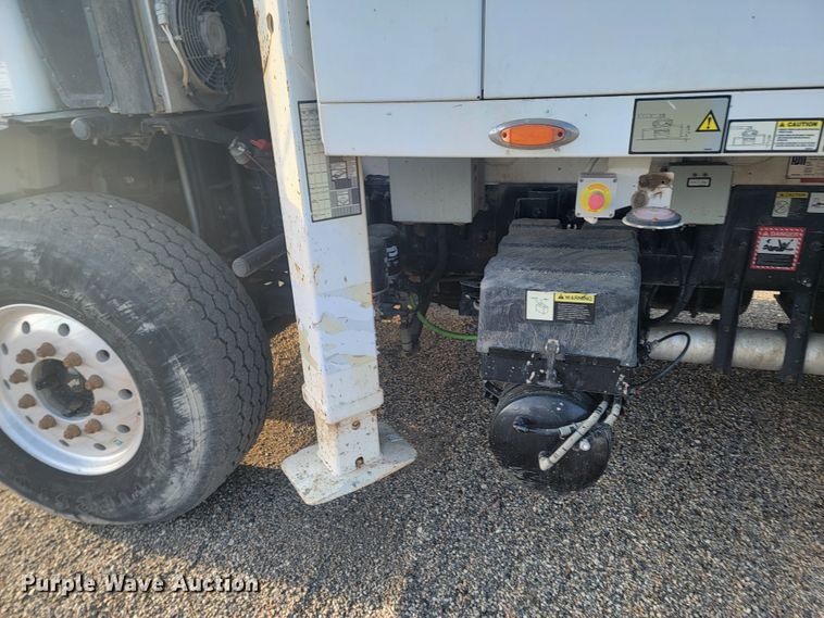 image for item ME9573 2008 Mack MRU concrete pump truck