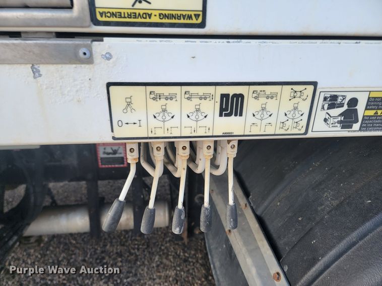 image for item ME9573 2008 Mack MRU concrete pump truck