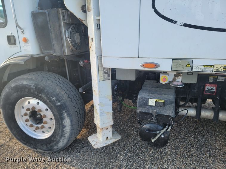 image for item ME9573 2008 Mack MRU concrete pump truck