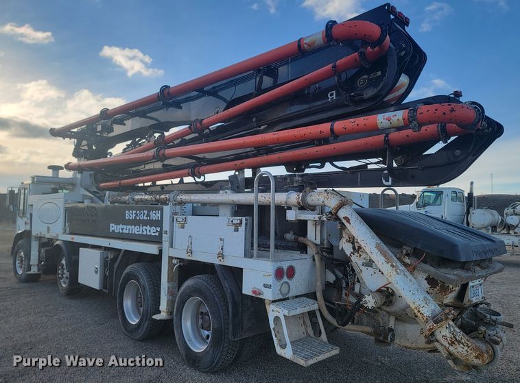 image for item ME9573 2008 Mack MRU concrete pump truck