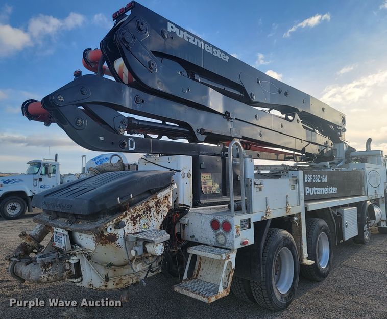 image for item ME9573 2008 Mack MRU concrete pump truck