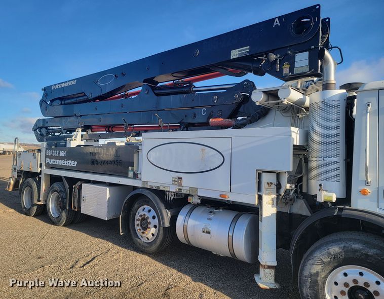 image for item ME9573 2008 Mack MRU concrete pump truck