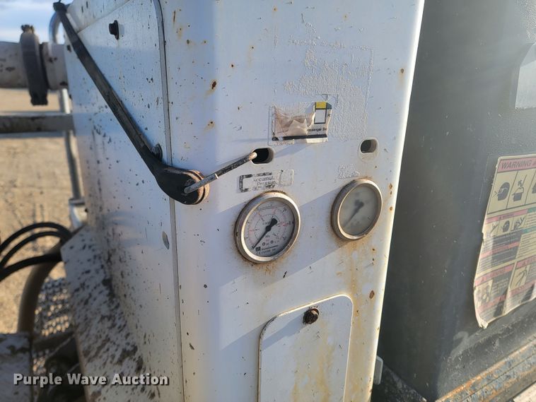 image for item ME9573 2008 Mack MRU concrete pump truck