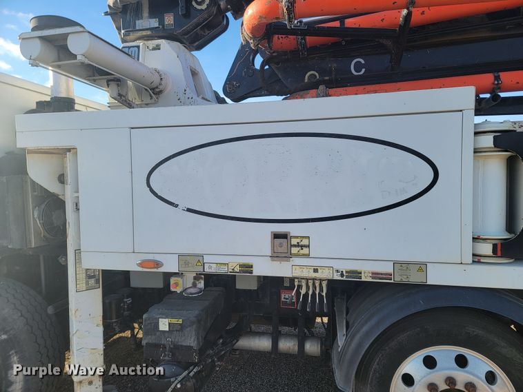 image for item ME9573 2008 Mack MRU concrete pump truck