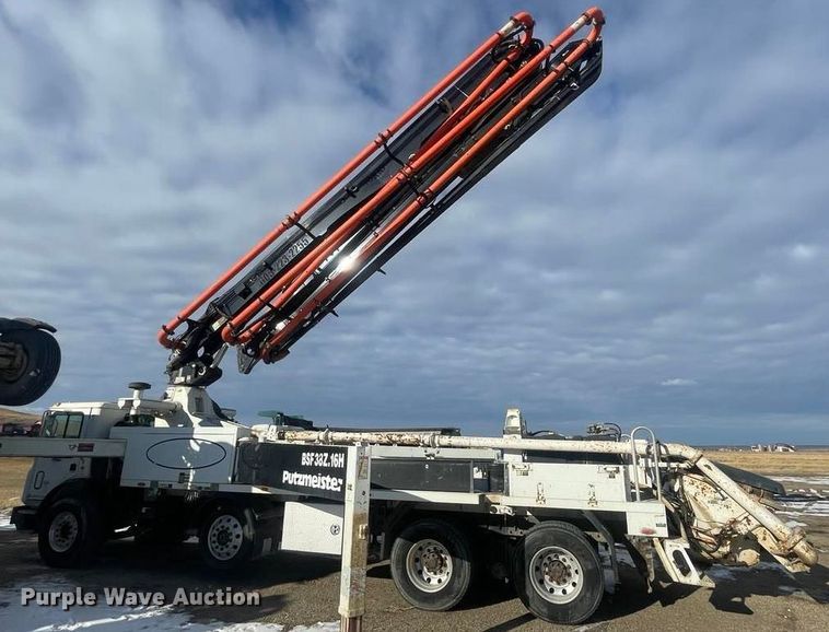 image for item ME9573 2008 Mack MRU concrete pump truck