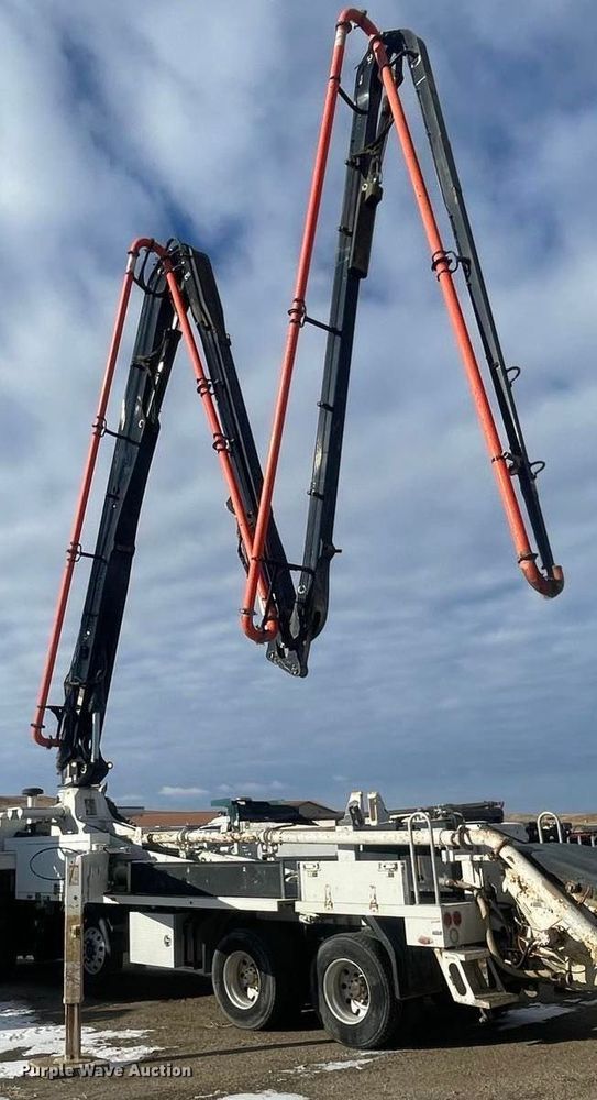 image for item ME9573 2008 Mack MRU concrete pump truck