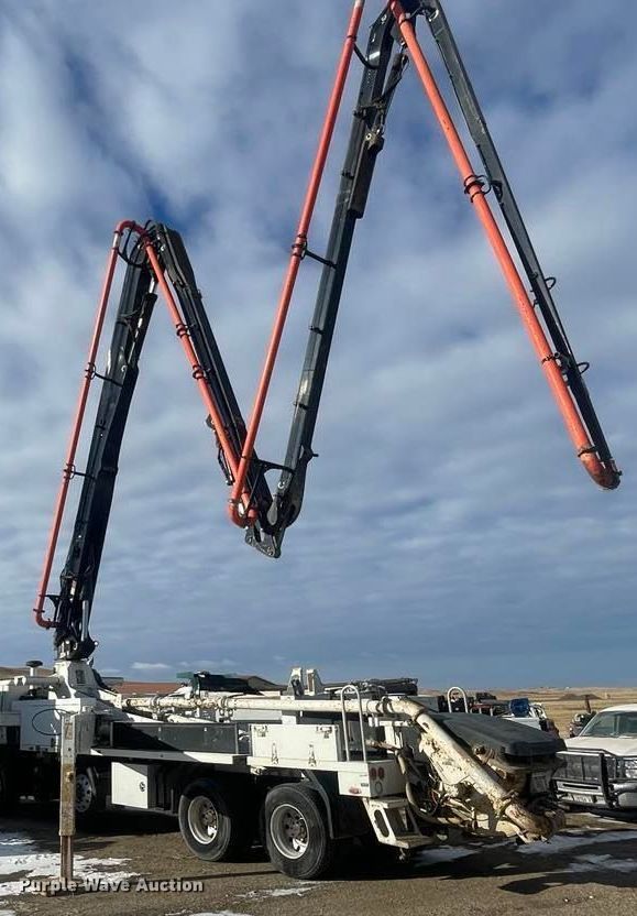 image for item ME9573 2008 Mack MRU concrete pump truck