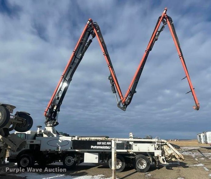 image for item ME9573 2008 Mack MRU concrete pump truck