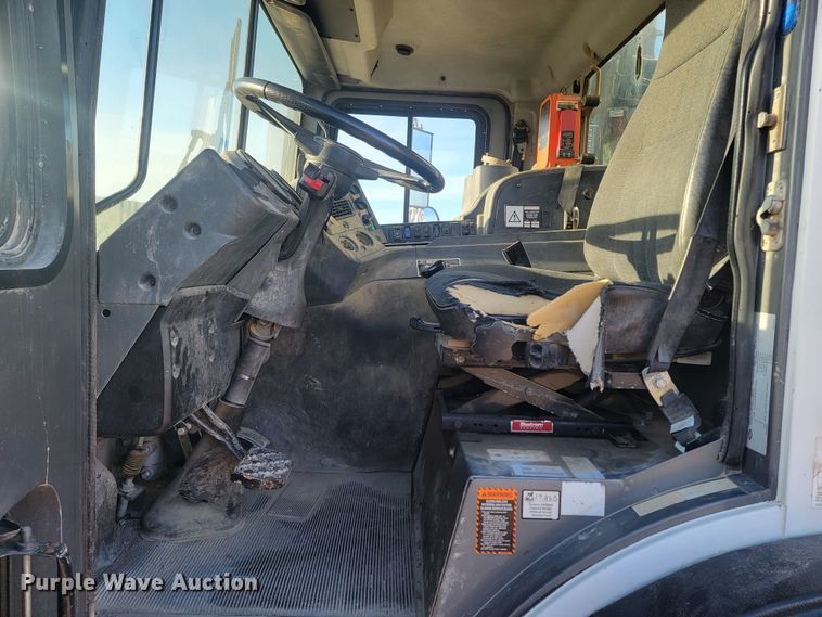 image for item ME9573 2008 Mack MRU concrete pump truck