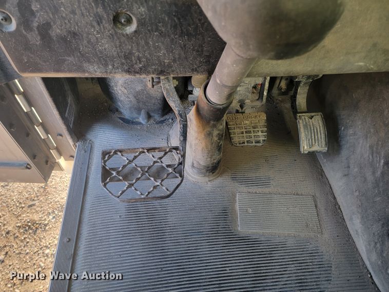 image for item ME9573 2008 Mack MRU concrete pump truck