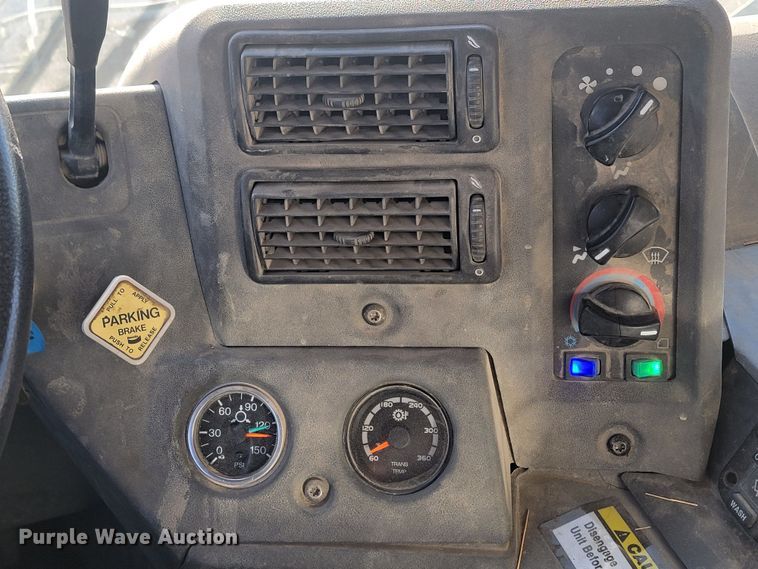 image for item ME9573 2008 Mack MRU concrete pump truck