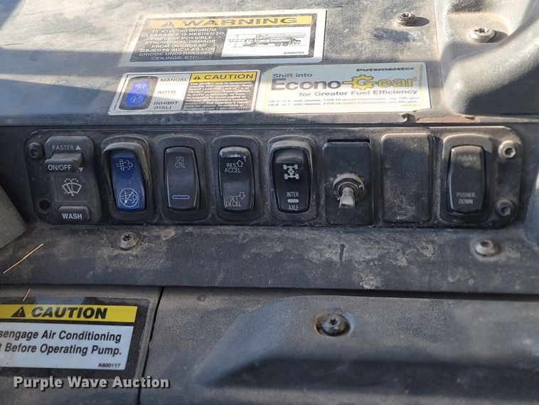 image for item ME9573 2008 Mack MRU concrete pump truck